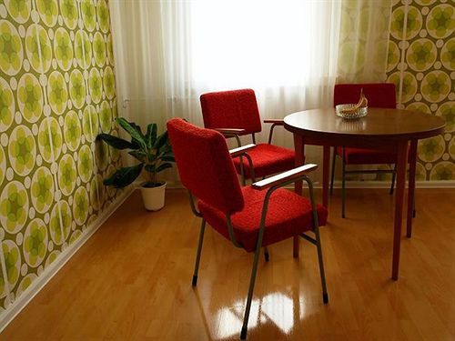 Ostel - Das Ddr Hostel Берлин Экстерьер фото