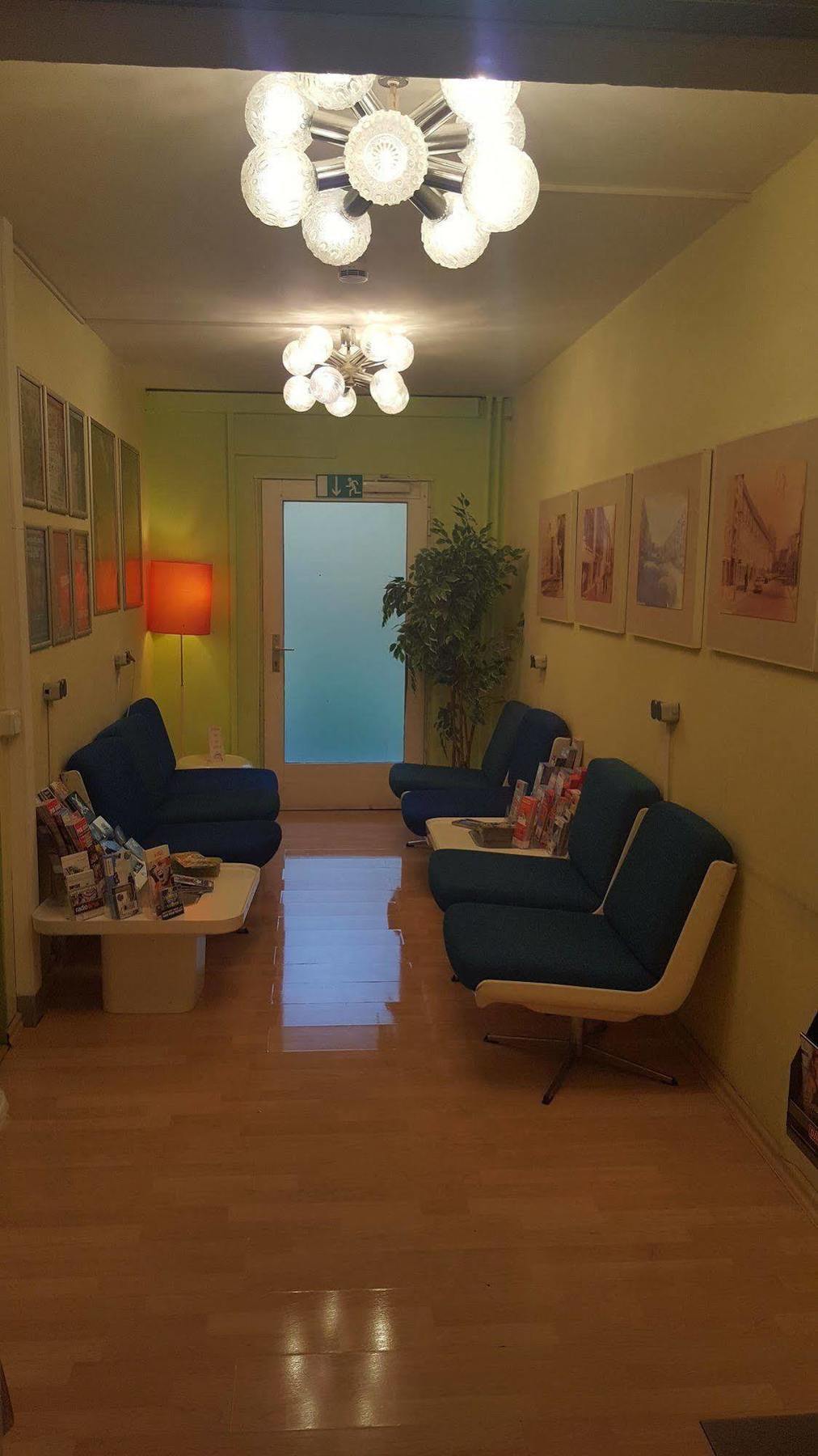 Ostel - Das Ddr Hostel Берлин Экстерьер фото