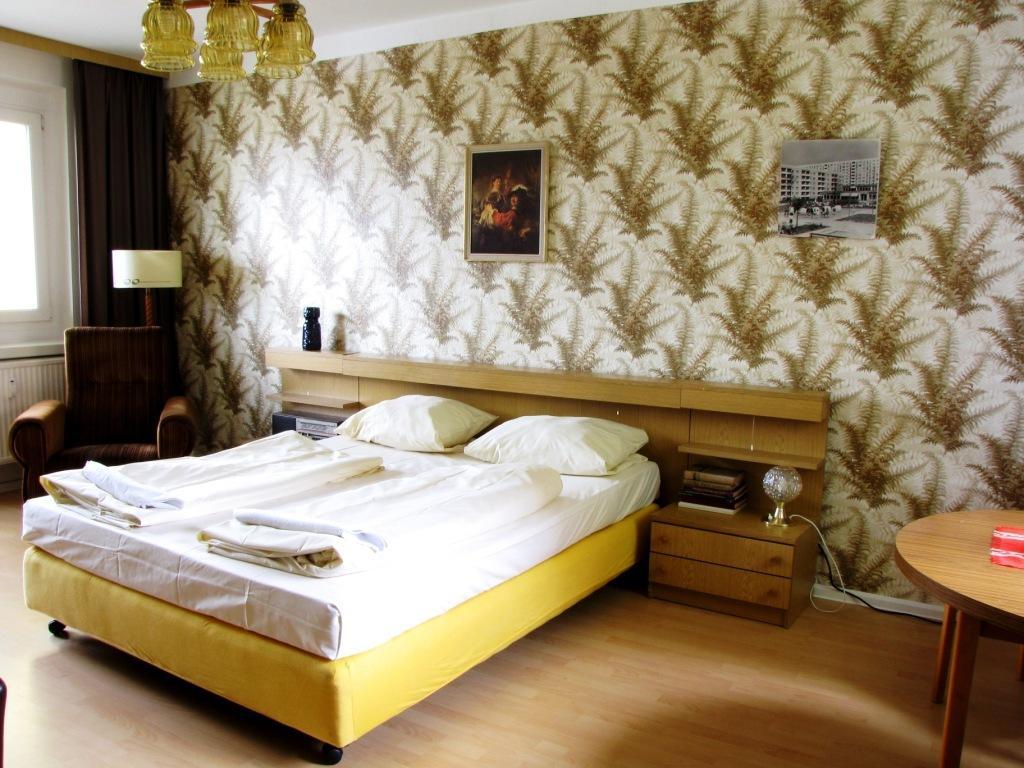Ostel - Das Ddr Hostel Берлин Экстерьер фото
